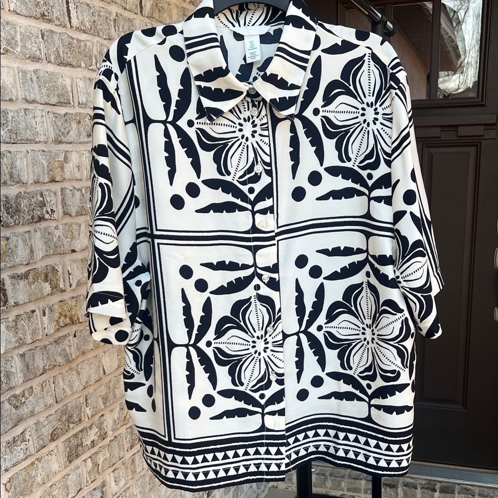 Women’s Black and White Patterned Button-Up Shirt/ Blouse